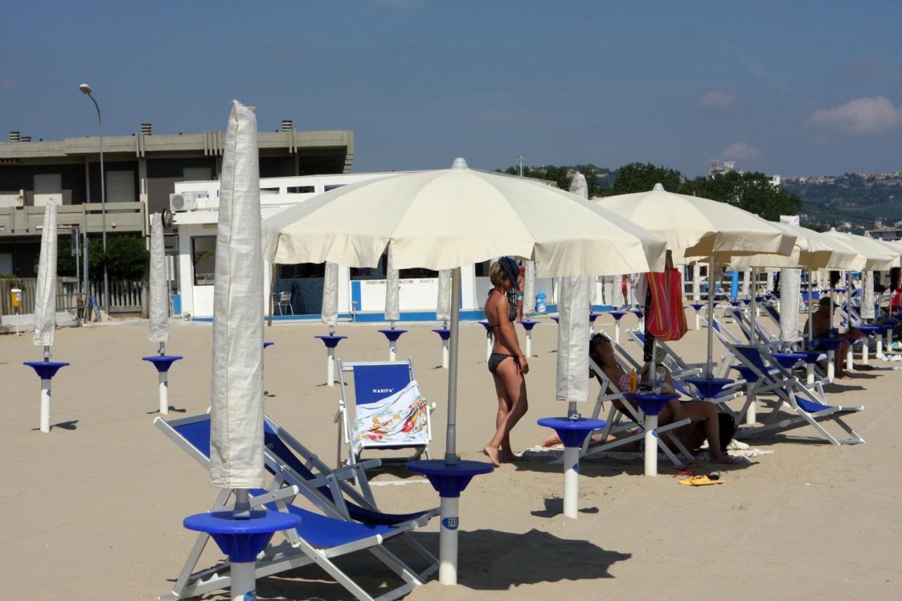 Green Marine Silvi Marina Εξωτερικό φωτογραφία