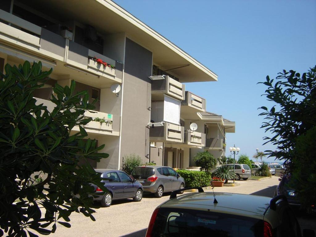 Green Marine Silvi Marina Εξωτερικό φωτογραφία